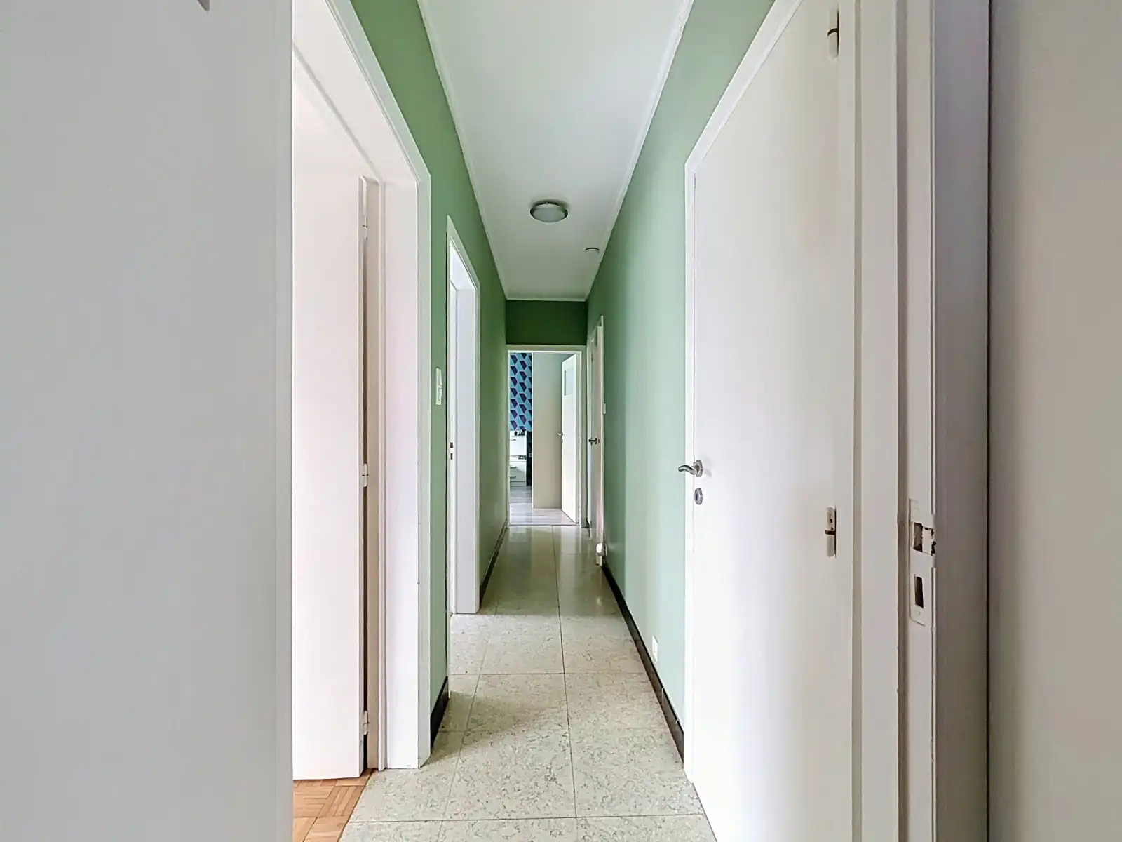 Instapklare woning met 4 SLPK, Garage én Tuin! foto 14