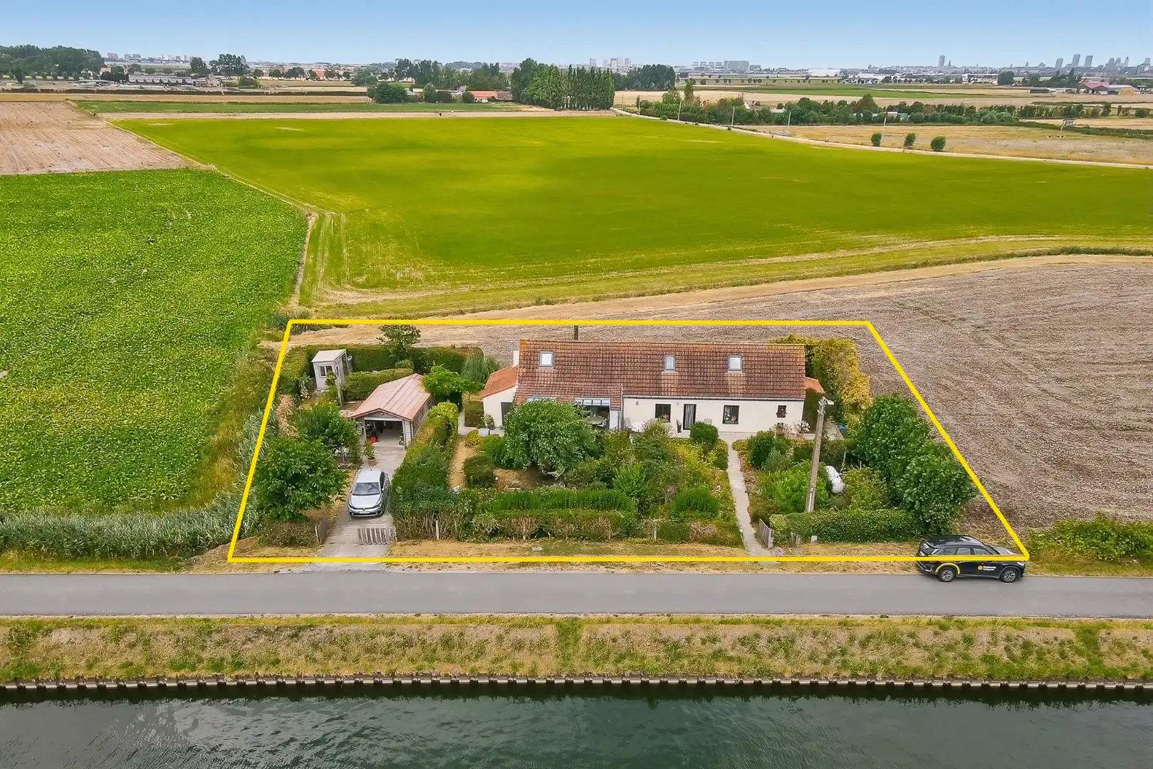 prachtige vrijstaande woning op toplocatie langs het kanaal te Leffinge met uniek panoramisch verzicht  foto 2