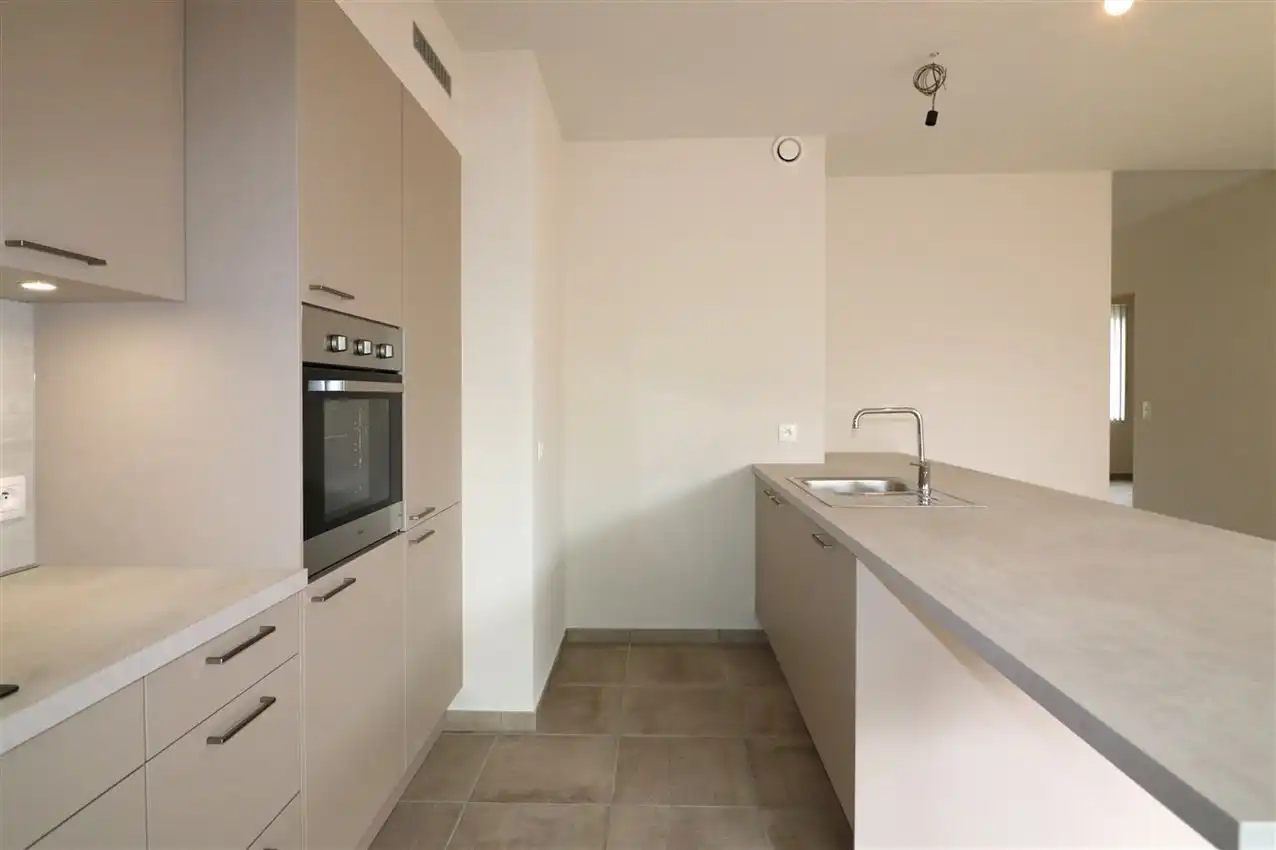 Gelijkvloers appartement, 2 slpk., autostaanplaats foto 6