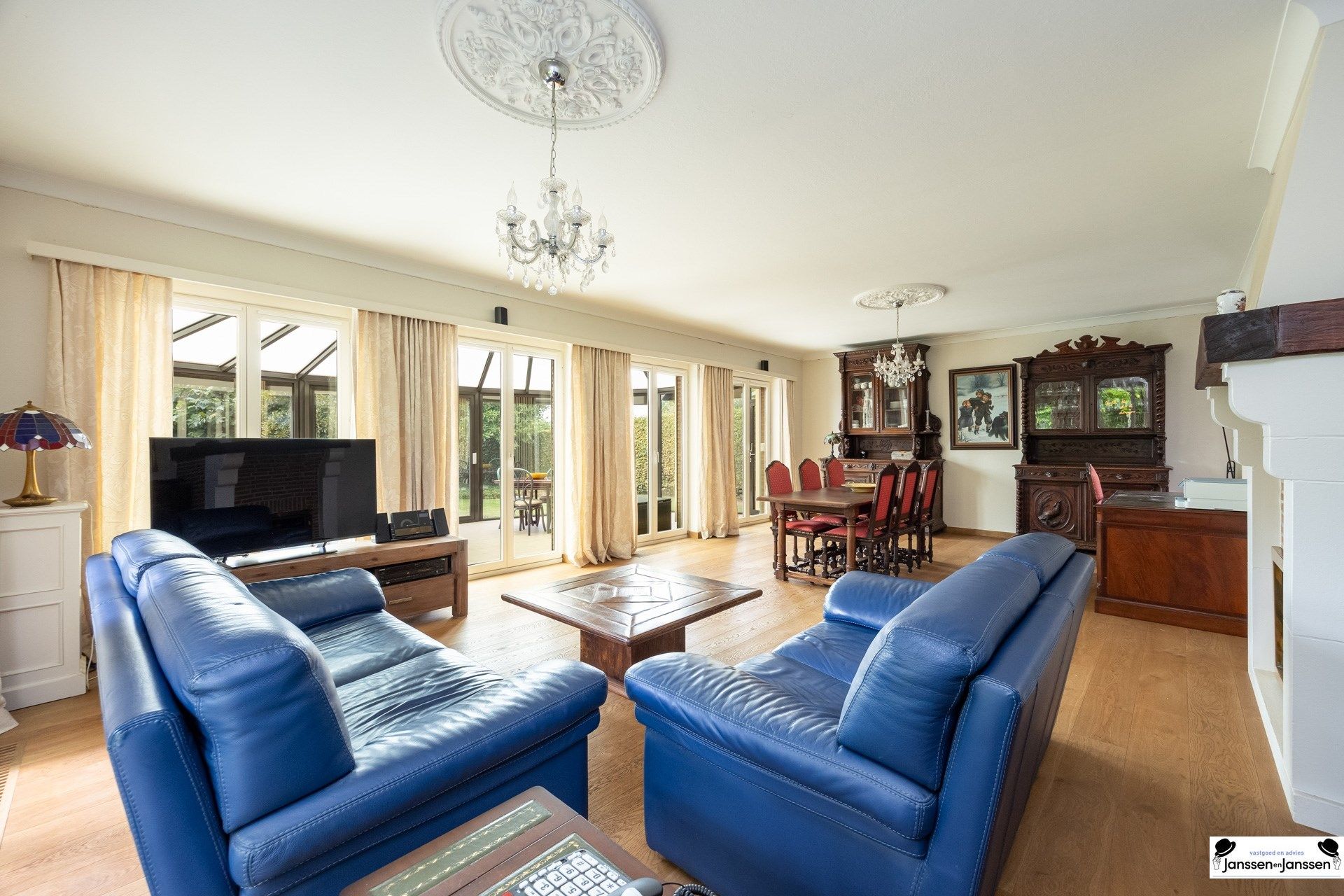 Charmante laagbouwwoning met 3 slaapkamers en prachtige tuin foto 3