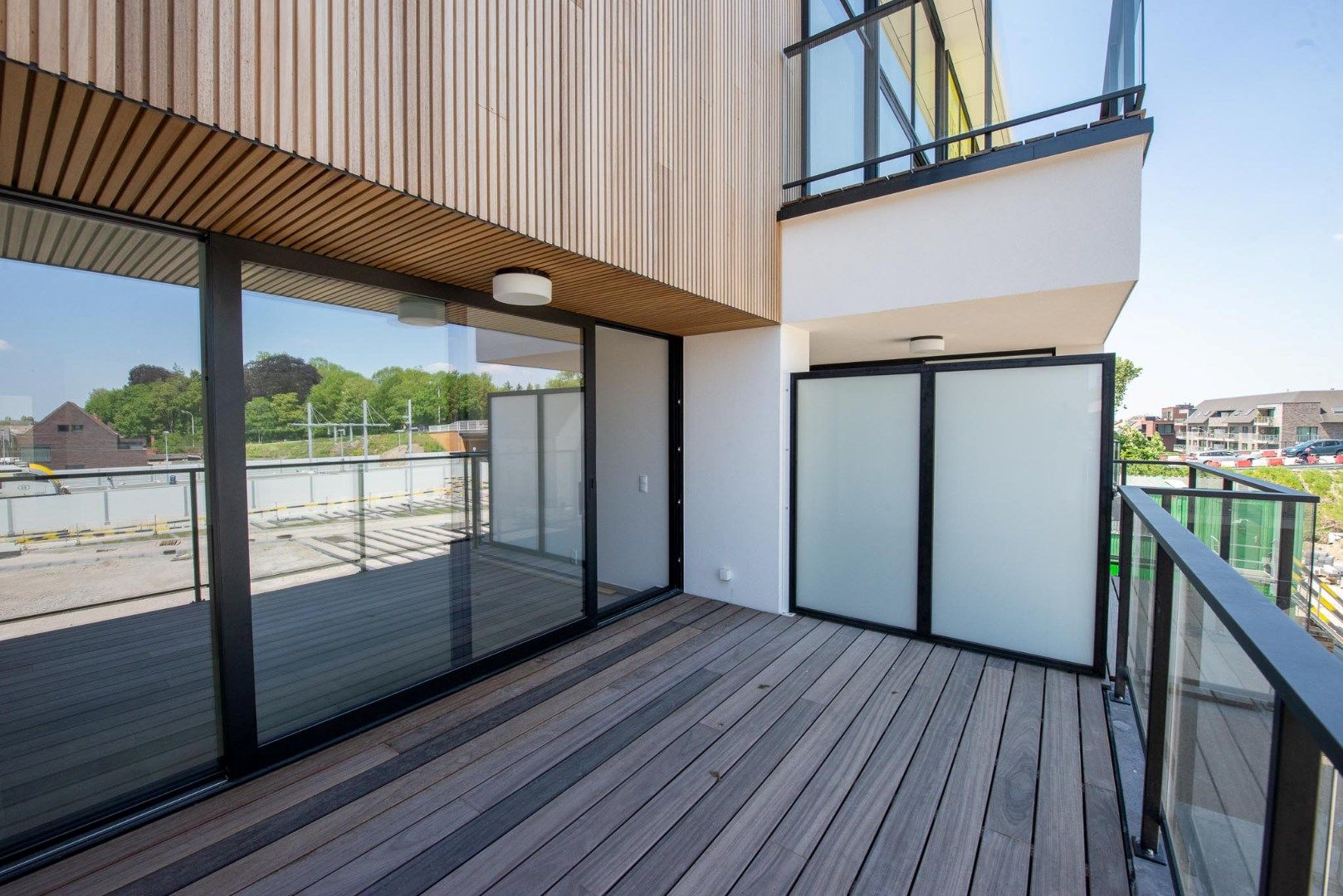 Energiezuinig appartement met 2 slpk en ruim terras op het Stationsplein foto 3