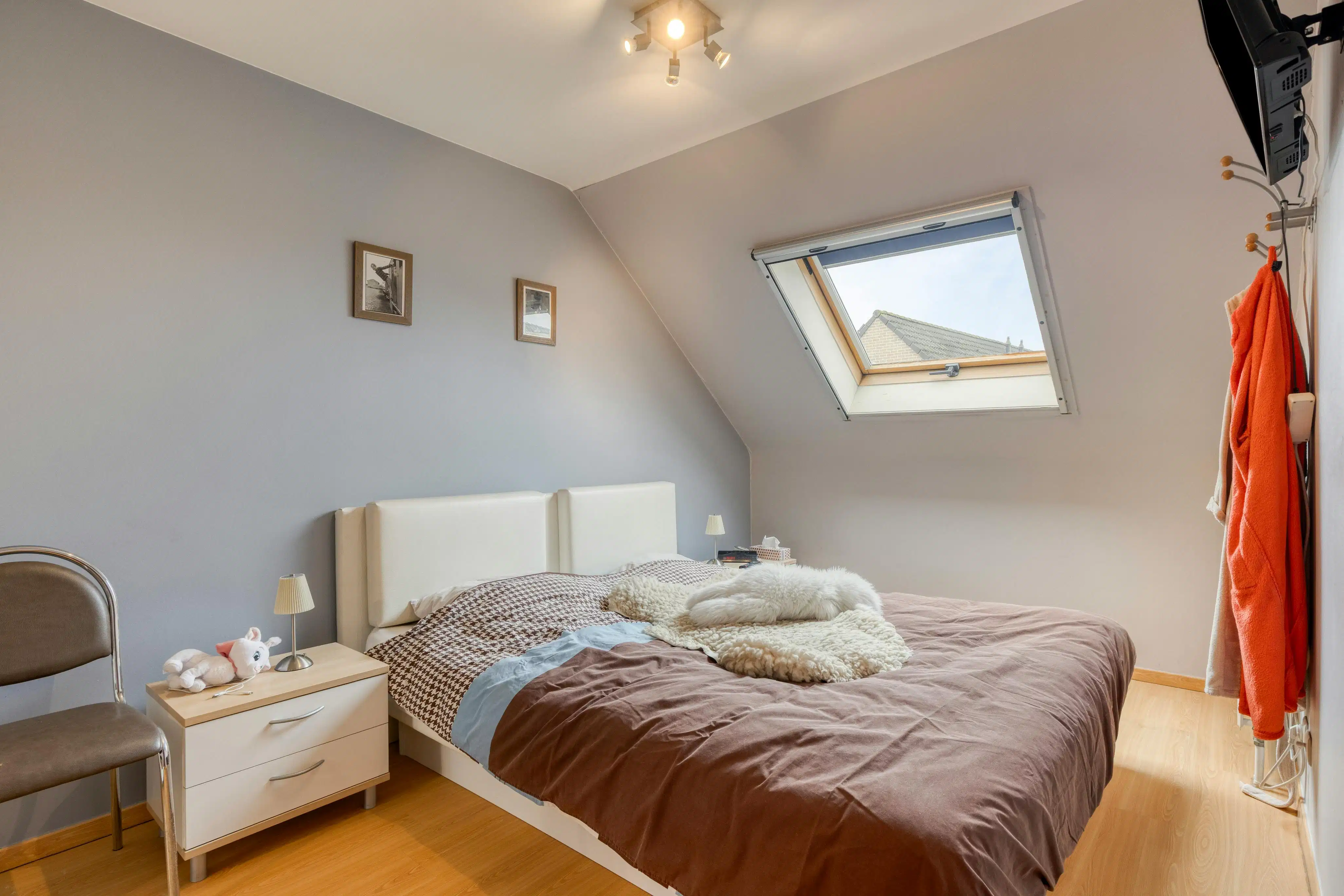 Instapklaar halfopen huis met 4 kamers te koop in Waregem foto 13