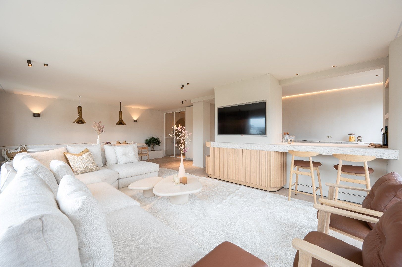 Luxueus gerenoveerd, zuidgericht hoekappartement in een villa residentie te Kustlaan gelegen op 50m van de zeedijk.  foto 3