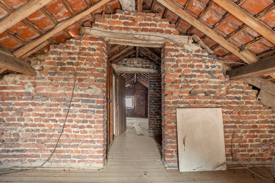 TE RENOVEREN HOEVE MET VEEL POTENTIEEL IN RIEMST foto 25