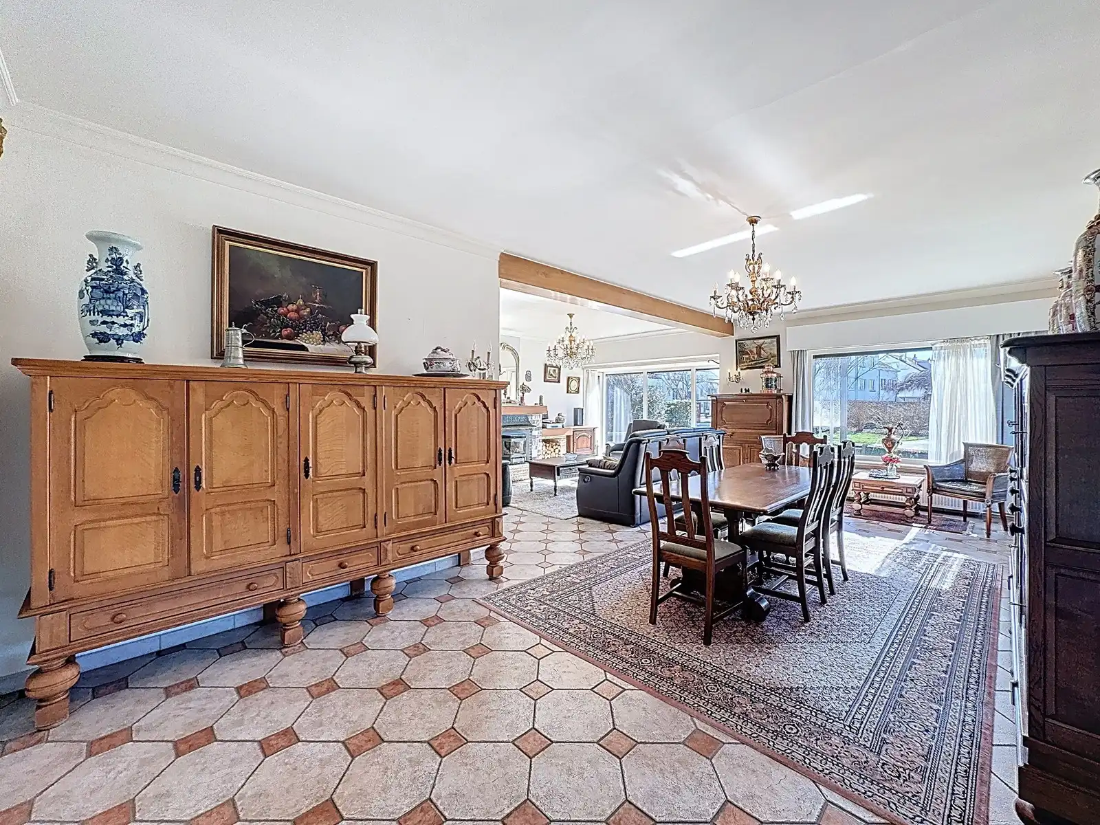 Interessant gelegen villa te Uitkerke met 3 slpks én 2 garages! foto 5