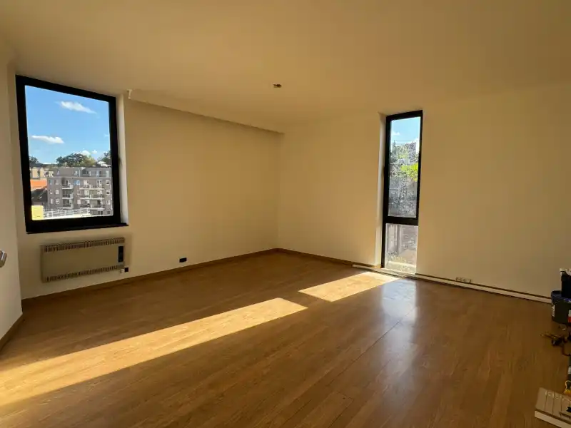 Gerenoveerd appartement met 3 slaapkamers en zonnig terras in hartje Genk foto 16