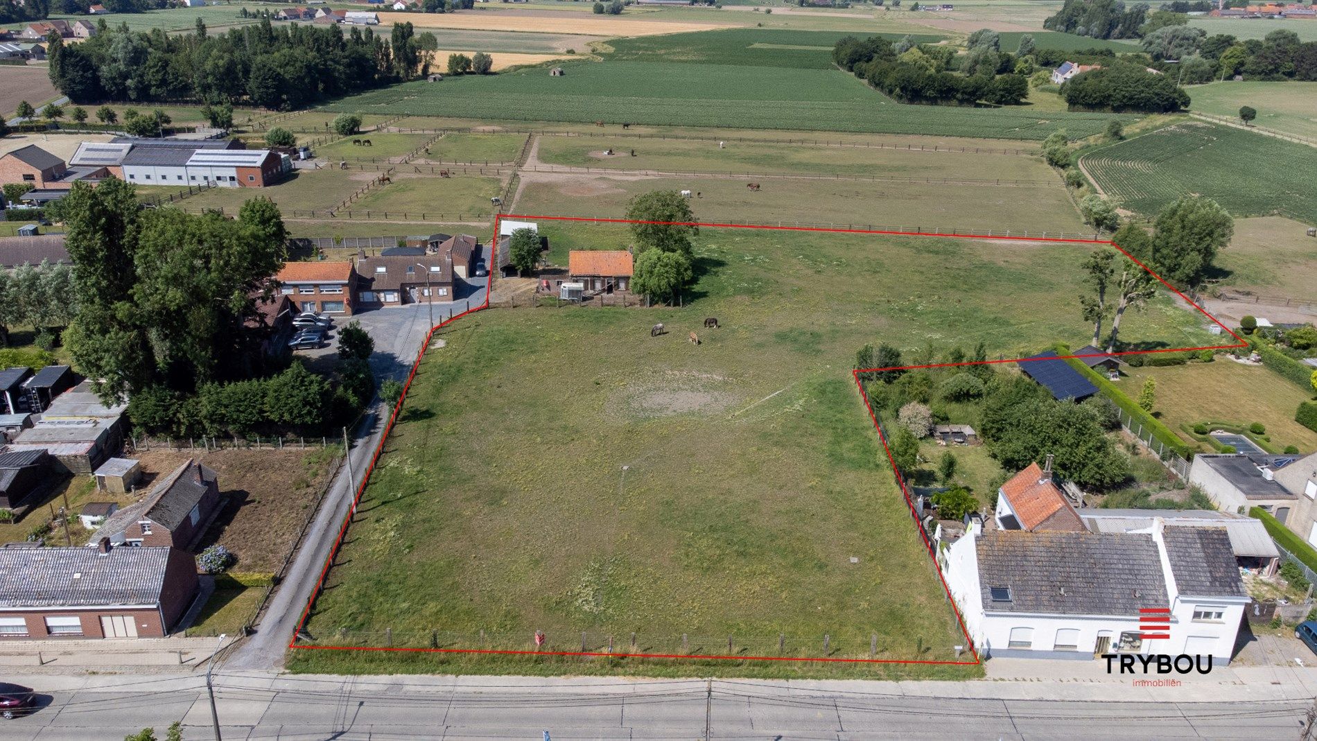 Landelijke, te renoveren woning op 9245 m² in Houthulst op rustige ligging foto 9