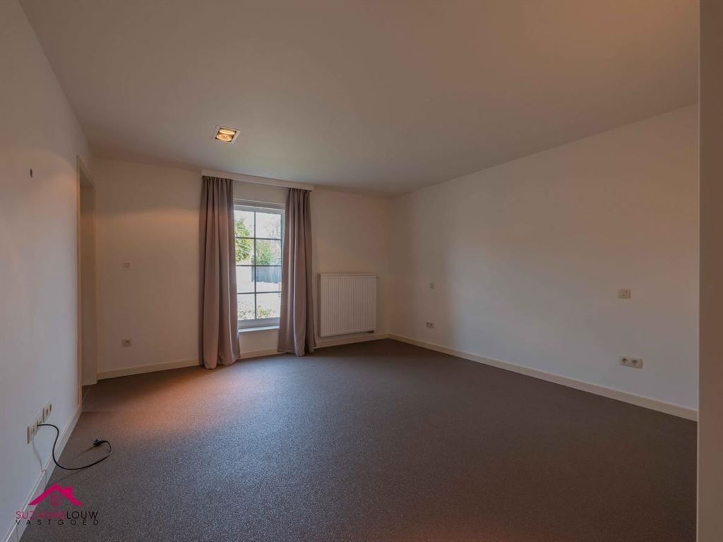 Vrijstaande woning, volledig gerenoveerd foto 17