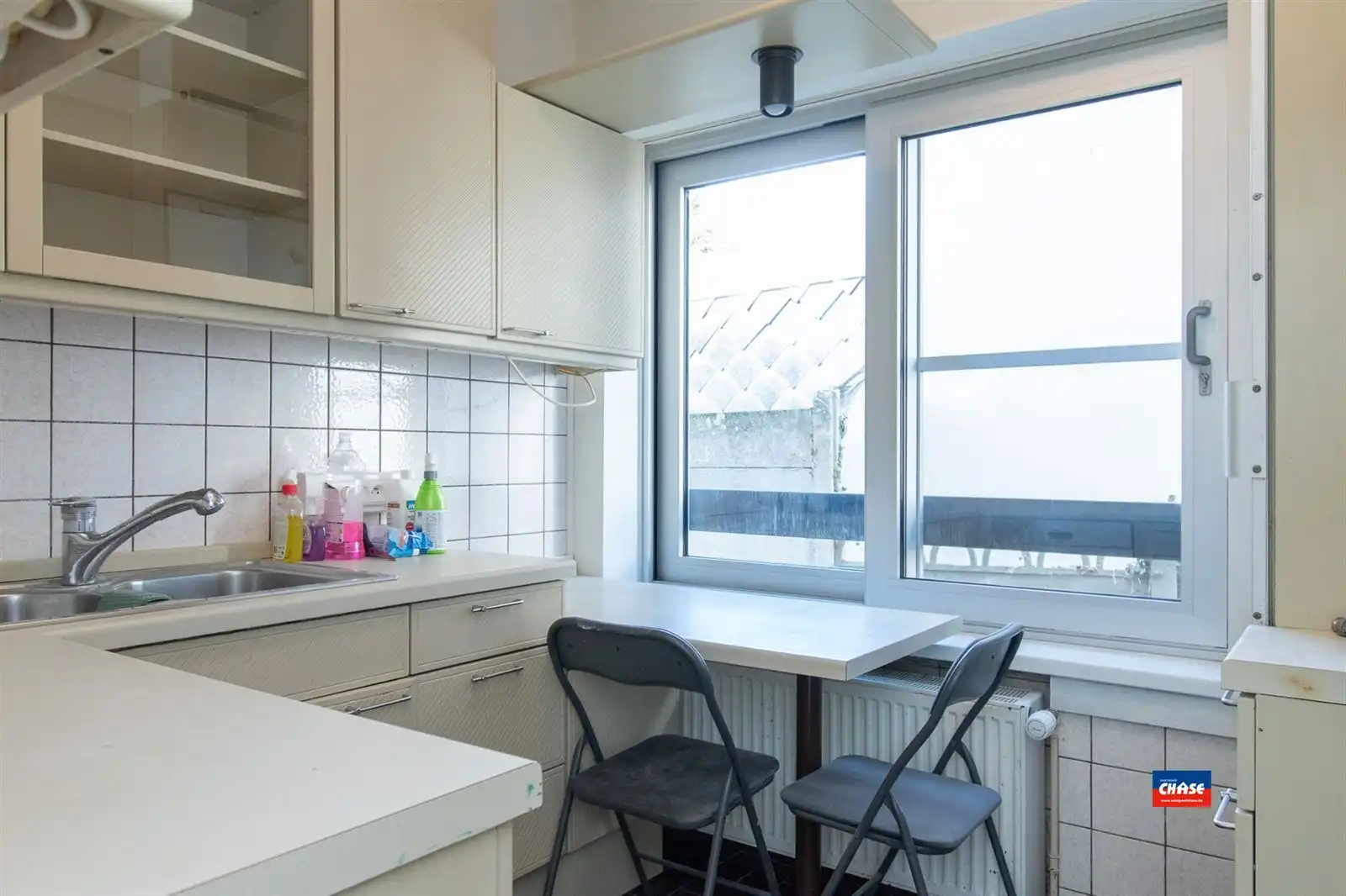 IN OPTIE !!! Op te frissen gvl appartement met 2 slaapkamers + garage foto 5
