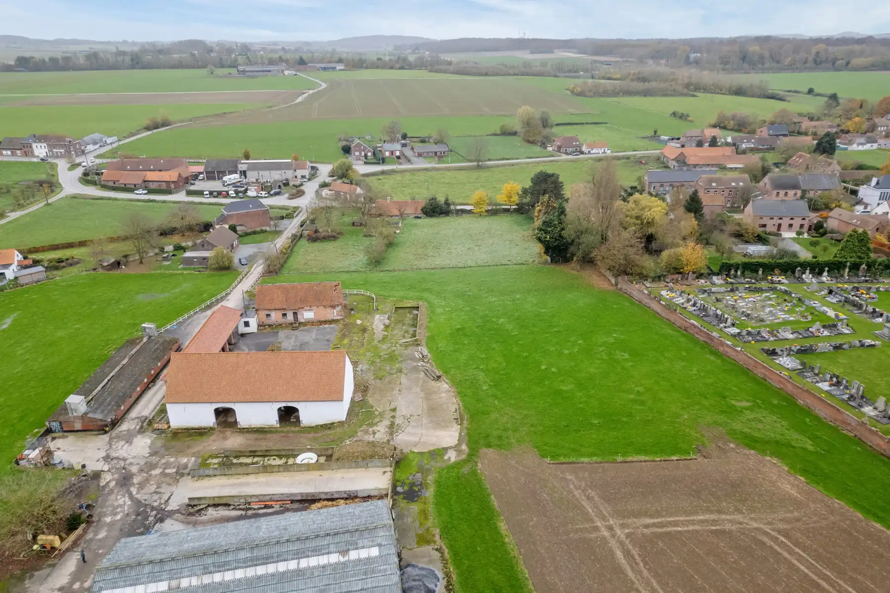 Unieke vierkantshoeve met eindeloze mogelijkheden foto 10