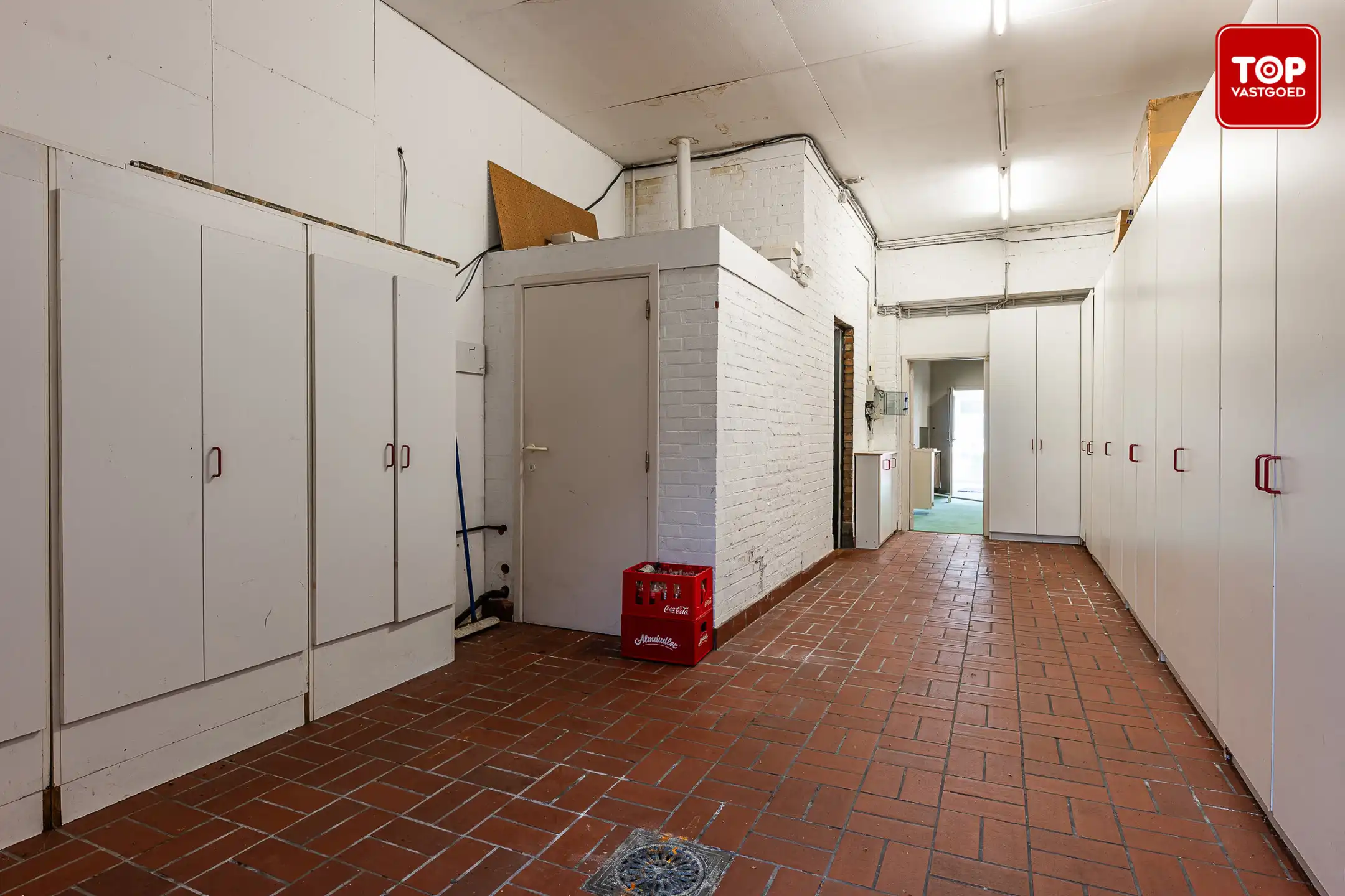 Karaktervol en  multifunctioneel handelshuis  op een interessante ligging.  foto 12