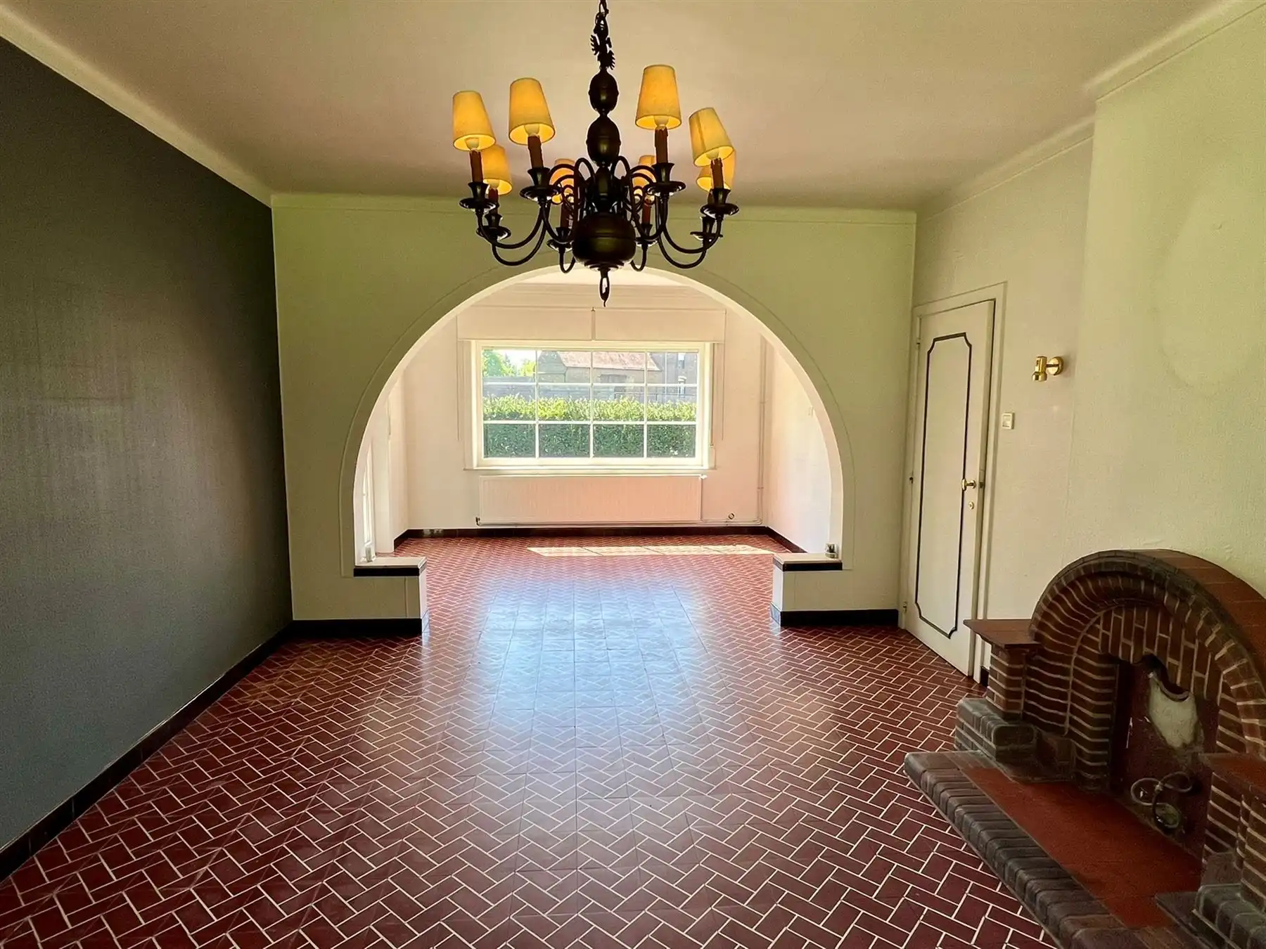 Ruime eigendom met woning, atelier en uitbreidingspotentieel  foto 2