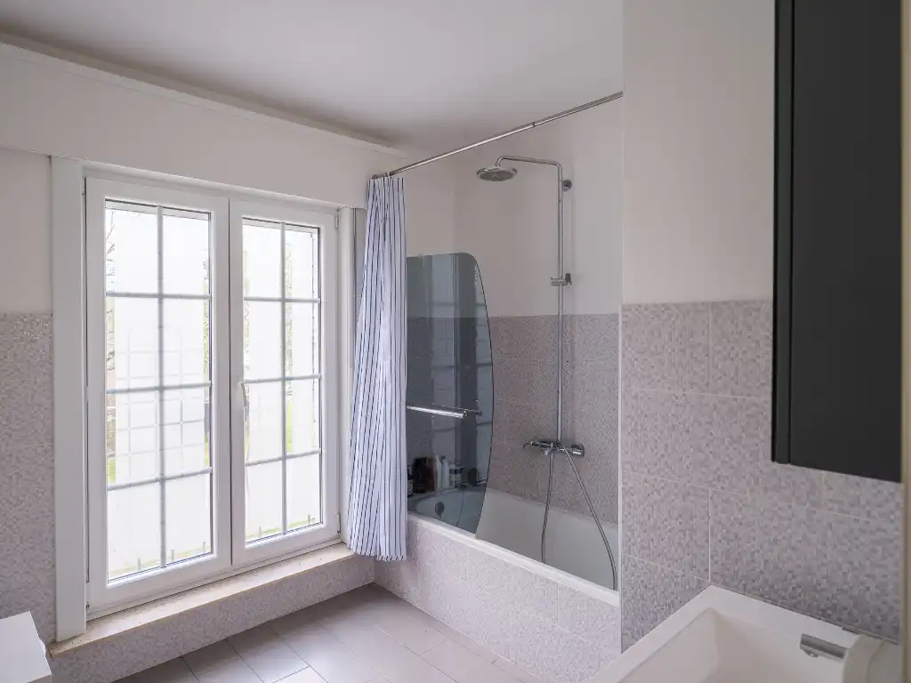 Vrijstaande woning (bew. opp 179m2) met 4 slaapkamers op perceel van 779m2 te Sint-Denijs-Westrem. foto 12