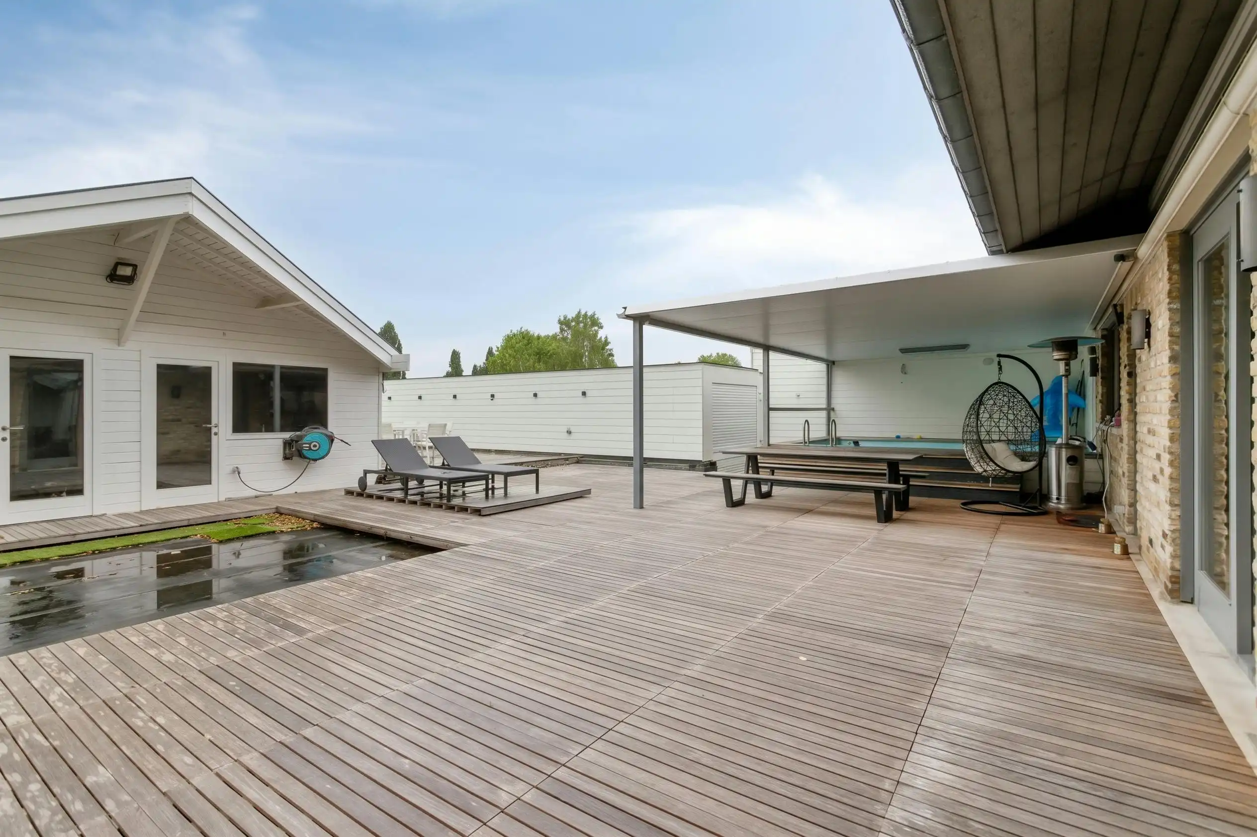 Ruime herenwoning met magazijn te koop in Deerlijk foto 7