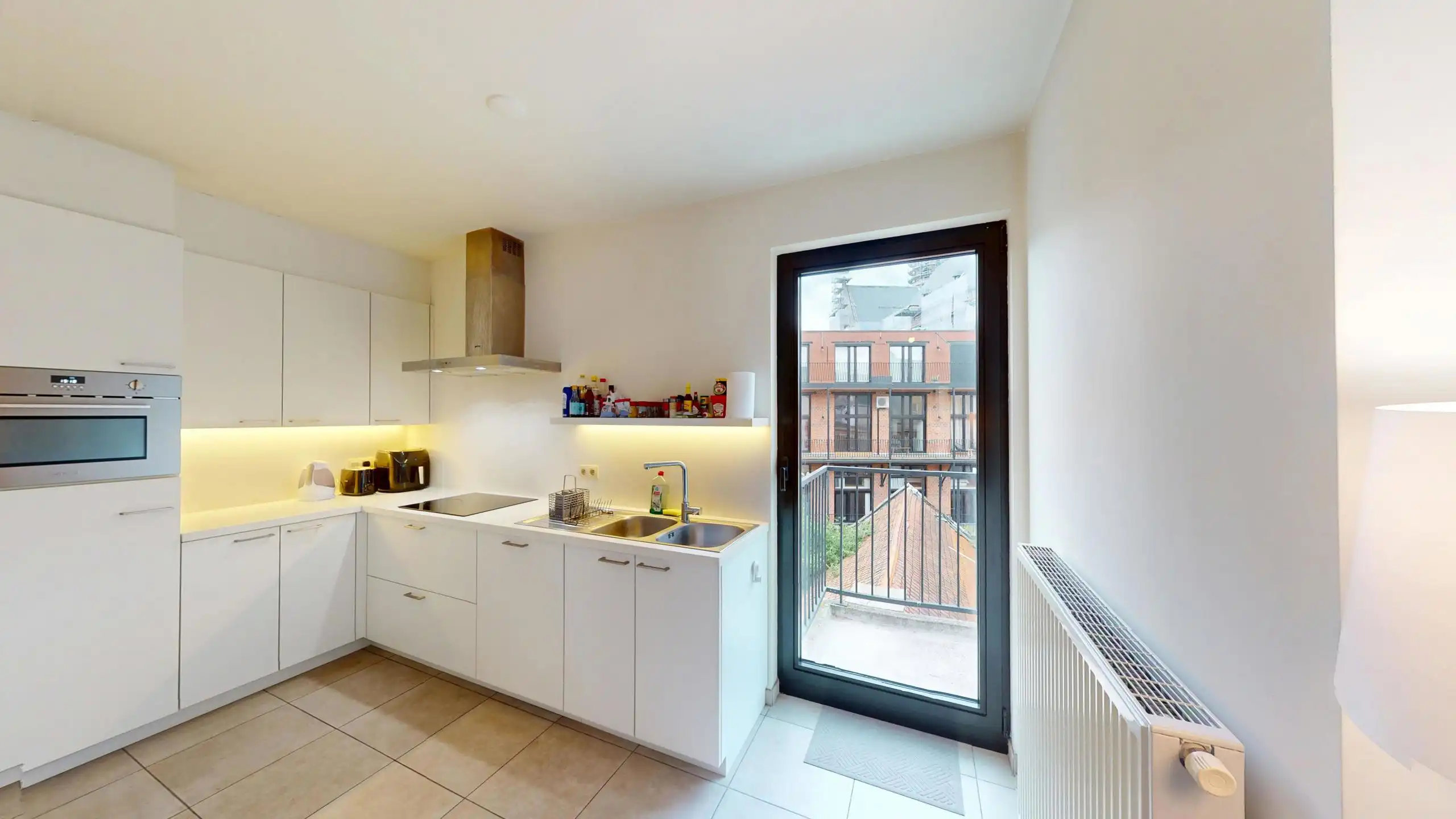 ANTWERPEN - Licht appartement met ruim terras en zicht op de kathedraal foto 3