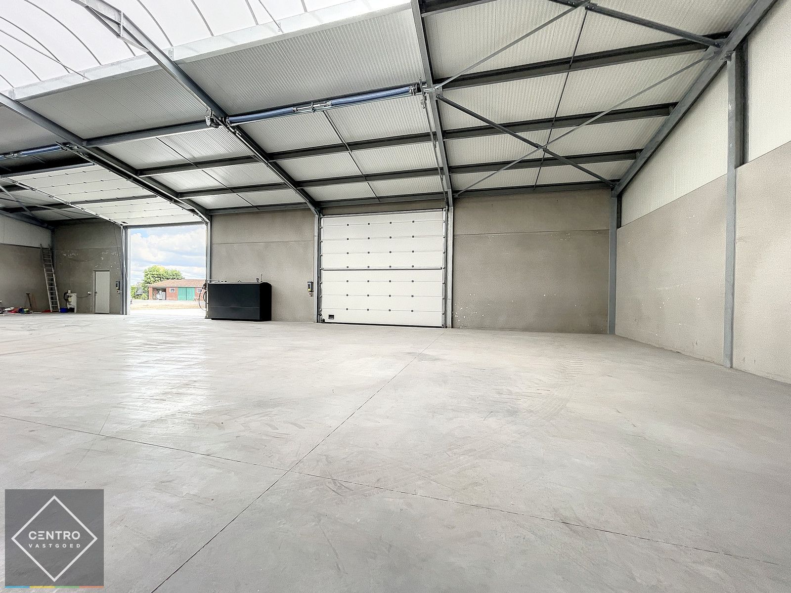 Nieuwbouw-opslagruimte (200m2) te Ruiselede! foto 2
