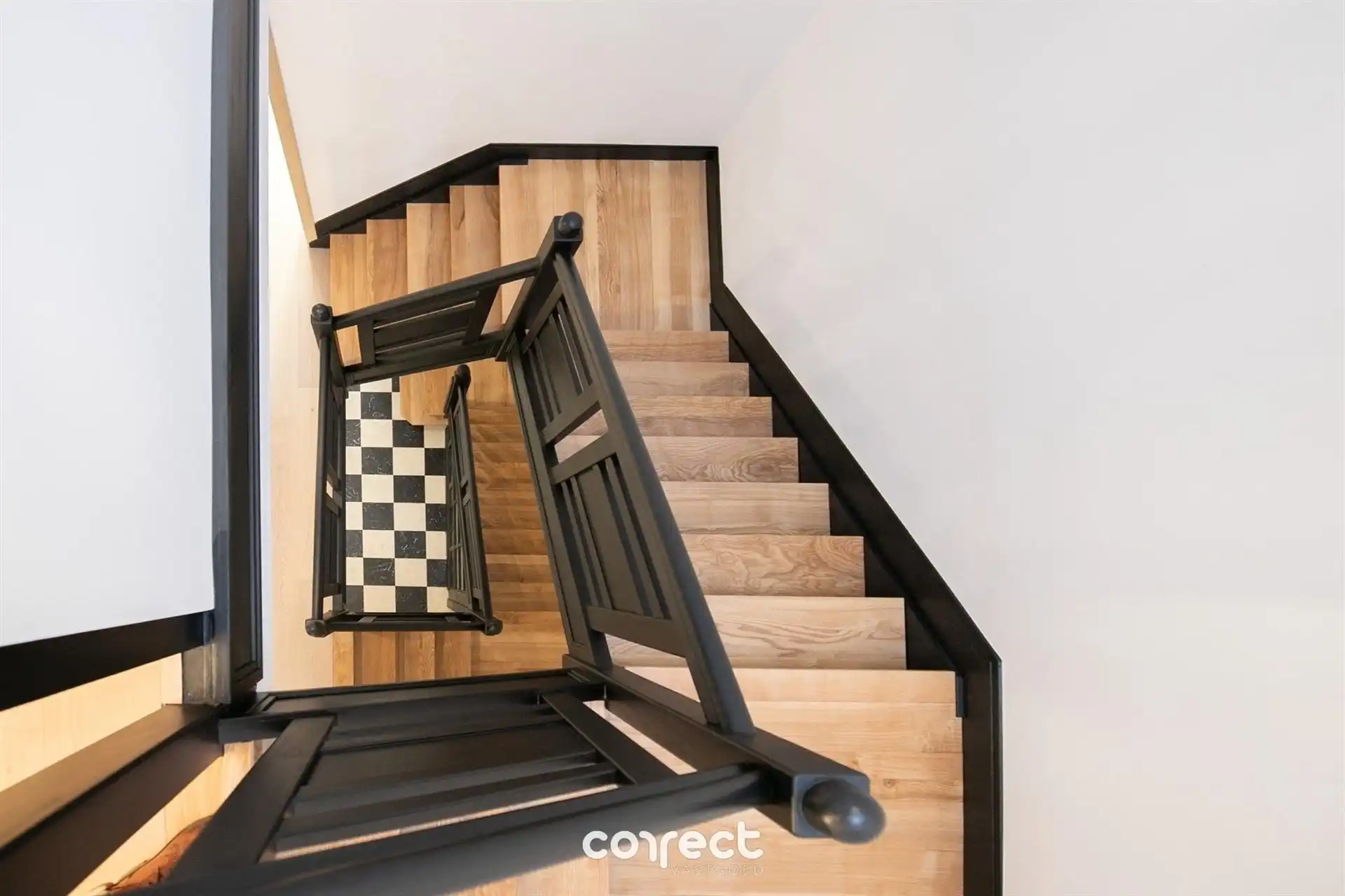 Prachtig gerenoveerde stadswoning met tuin foto 26