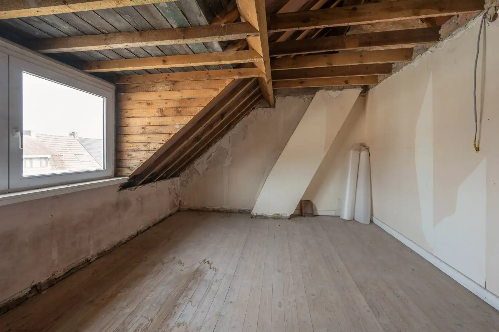 Renovatiekans met tal van mogelijkheden op gegeerde ligging in Sint-Andries! foto 12