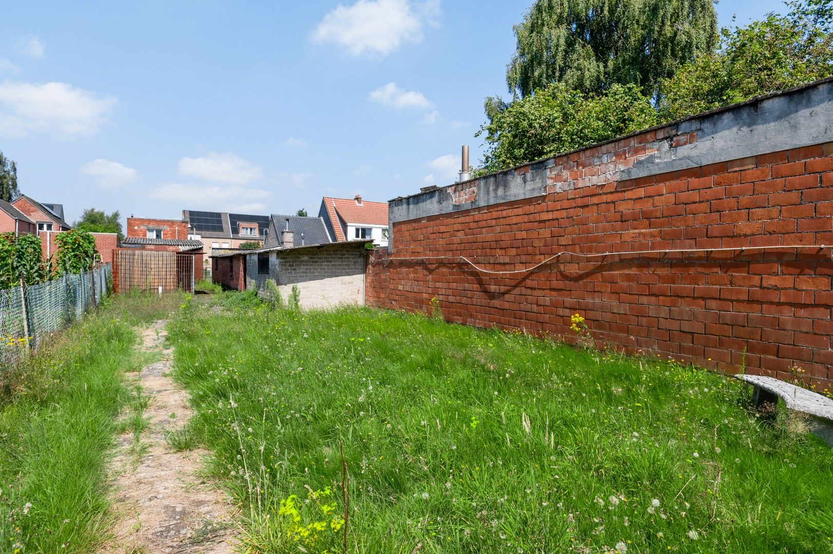 Unieke Renovatiekans: Creëer Uw Droomhuis in Groene Omgeving foto 18