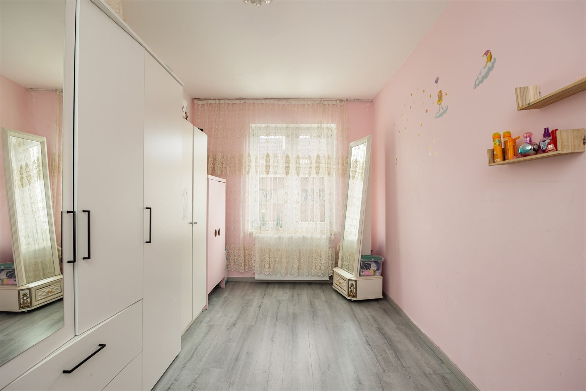 Instapklare woning met 6 slaapkamers en ruim aangelegde tuin foto 10