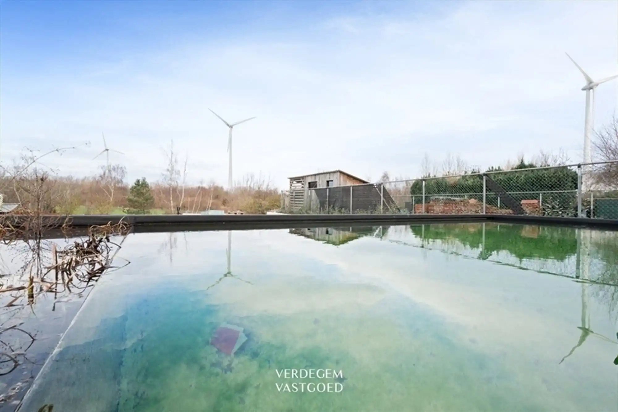 Verrassend ruime woning met 3 slaapkamers, autostaanplaats en zwemvijver foto 13