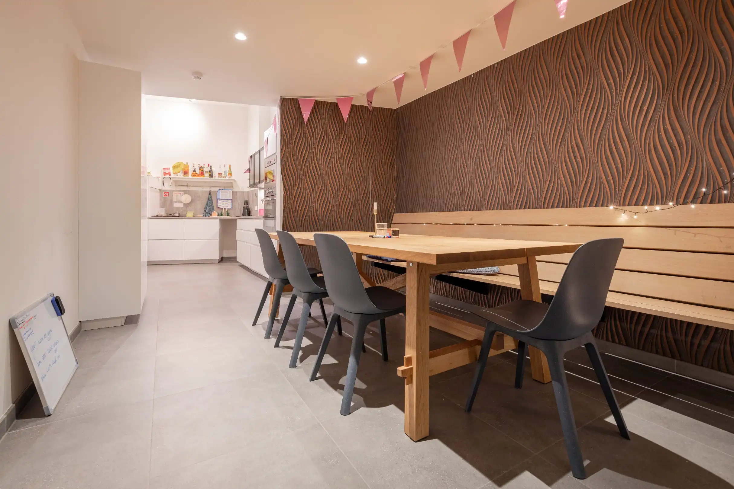 Bemeubelde studentenkamer in hartje Leuven  foto 10