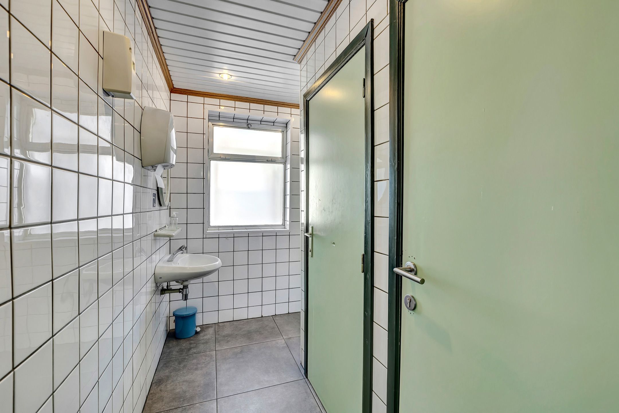 Bekende frituur + woonst met 3 slaapkamers in Baardegem foto 6