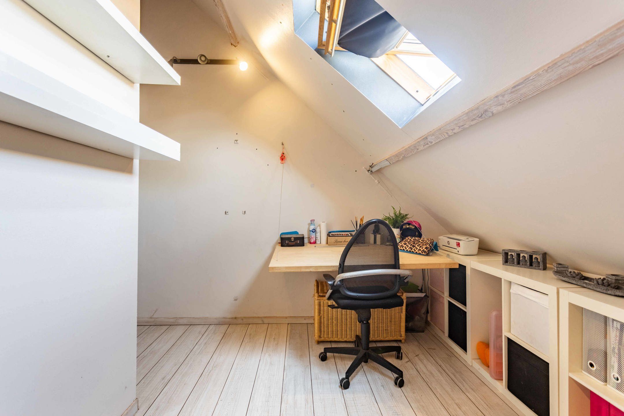 Instapklare & ruime woning op een toffe locatie foto 22
