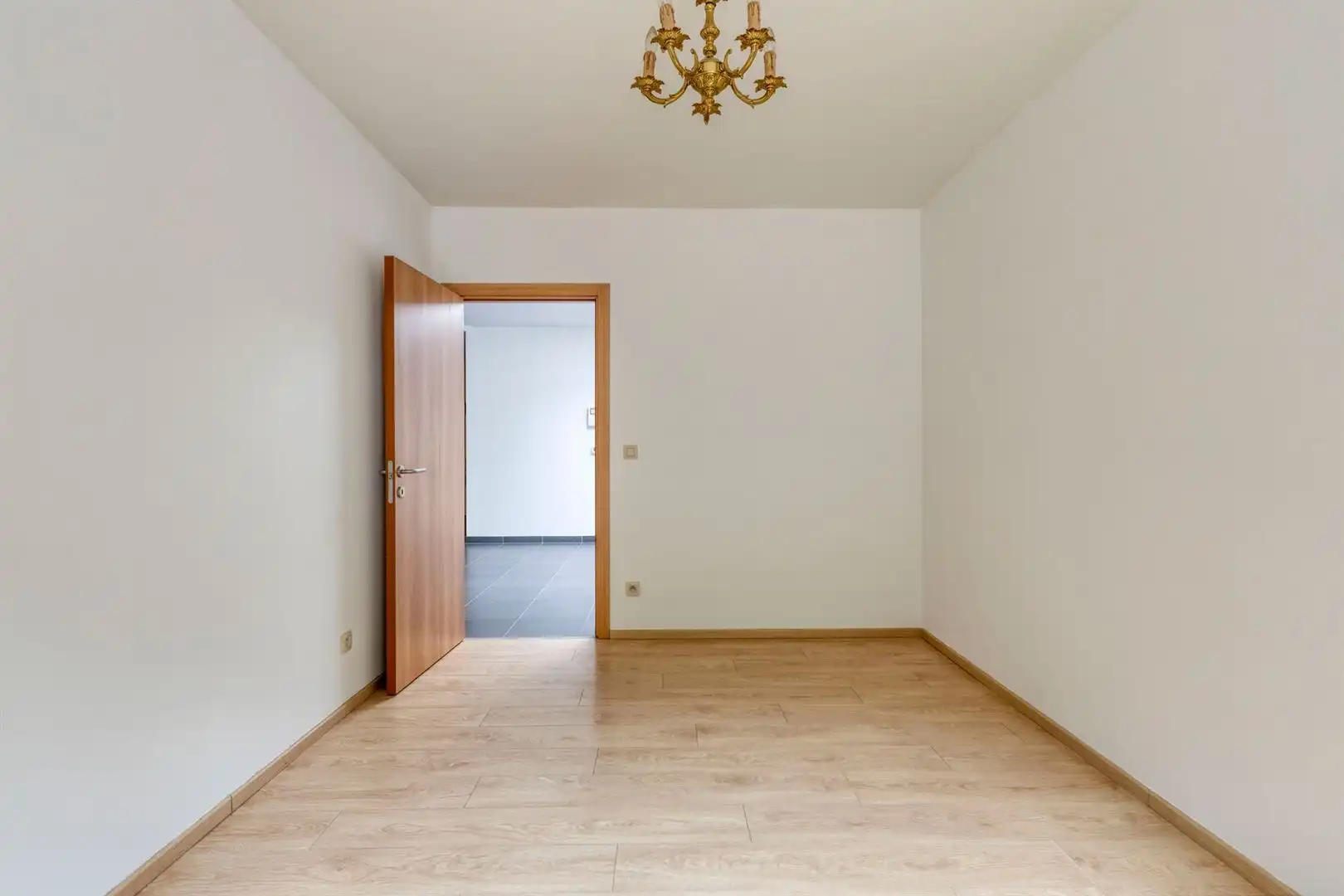 Ruim, gelijkvloers app in centrum Zottegem foto 15