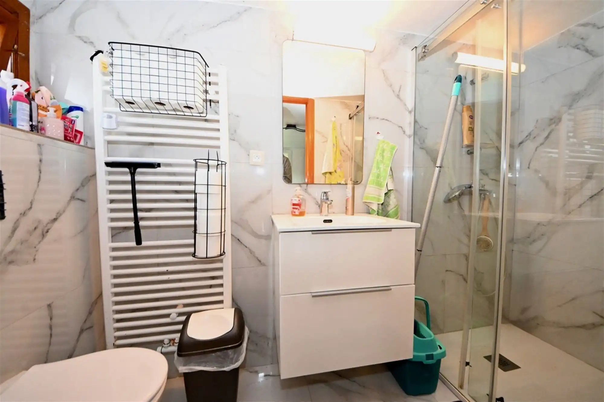 Gerenoveerde woning met 4 slaapkamers en tuin.  foto 10