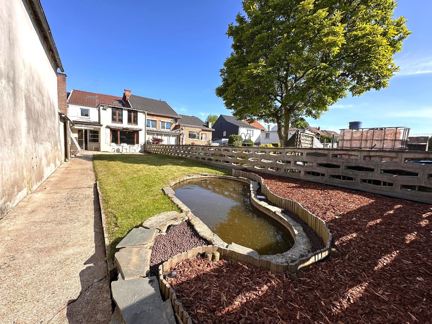 Ruime woning met grote tuin en prachtig groen uitzicht in het rustige Nerem foto 15