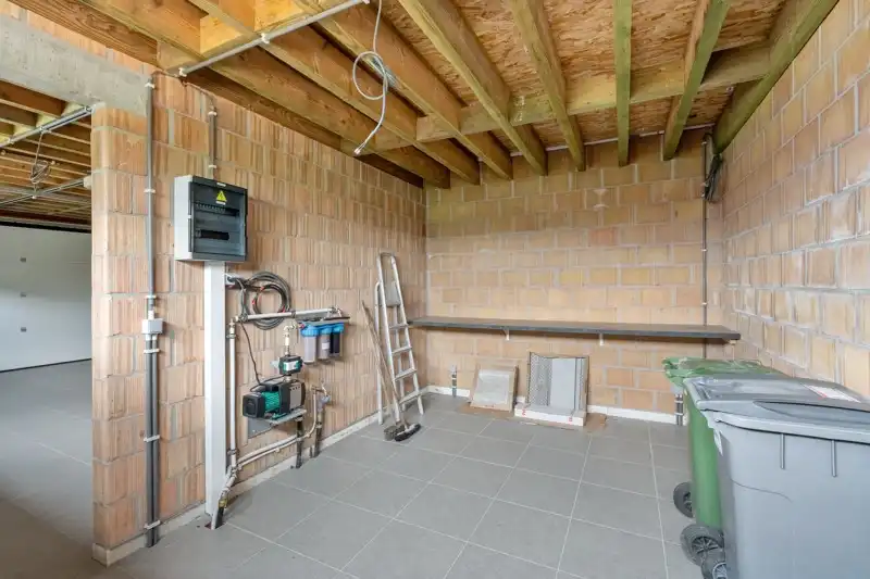 Totaal gerenoveerde woning op een perceel van 11are foto 16