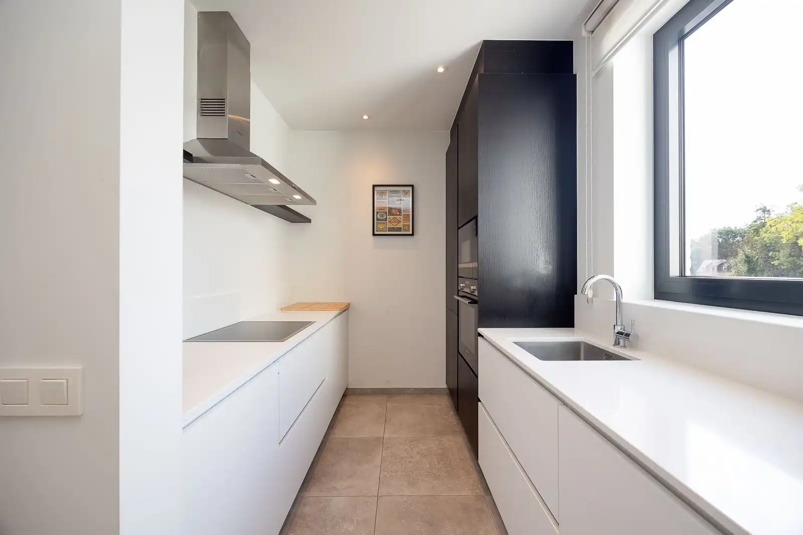 Appartement met zuidwestgericht terras, kelder en garage! foto 4