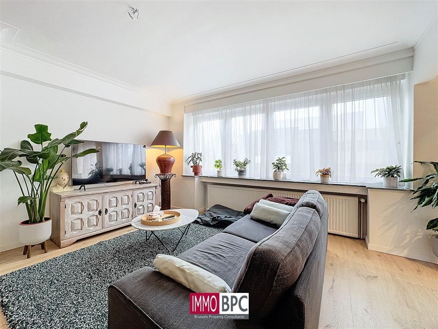 Volledig gereonveerd Appartement met 2 slk. foto 3