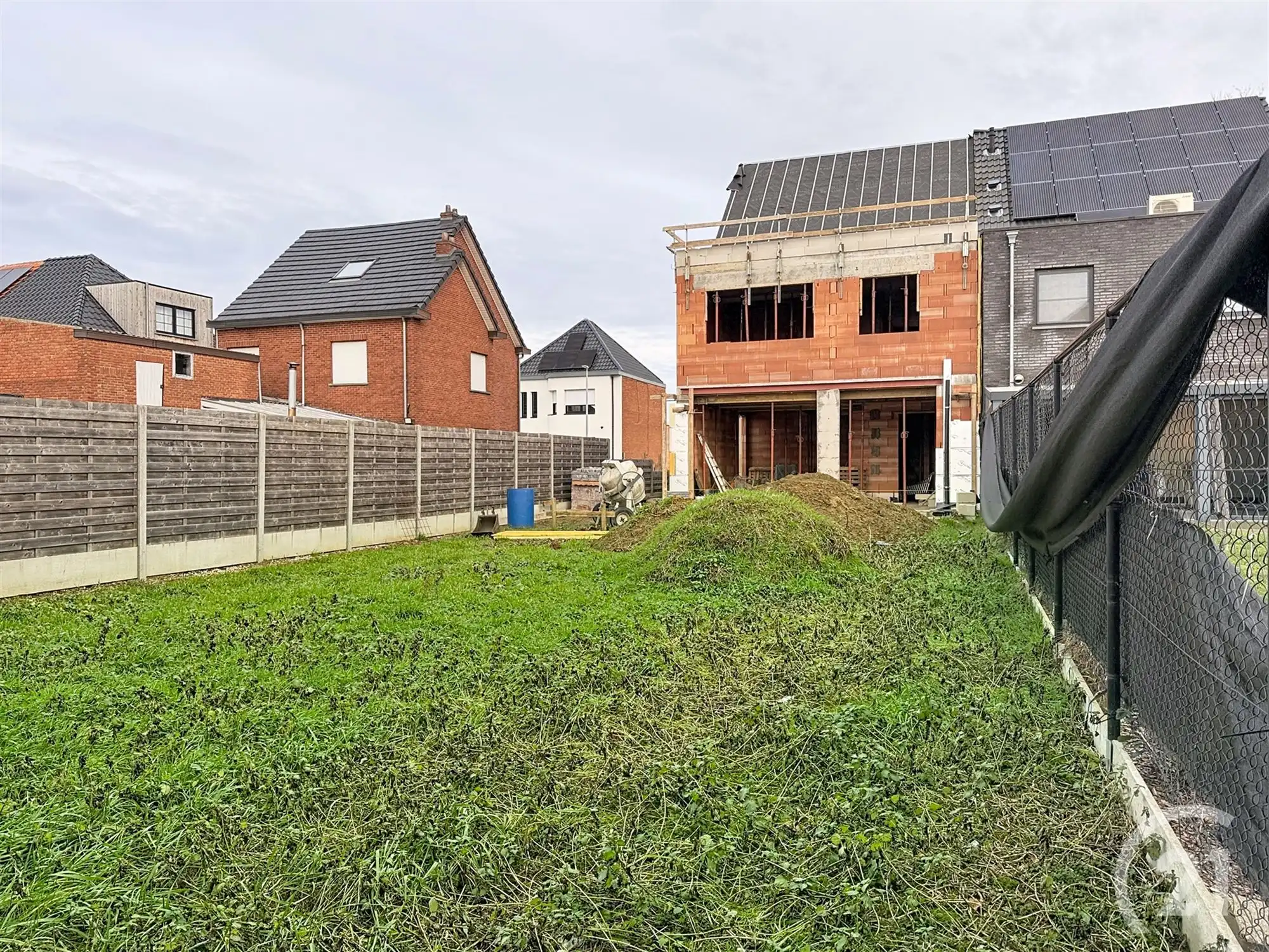 Nieuwbouwwoning in zeer rustige straat te koop! foto 6