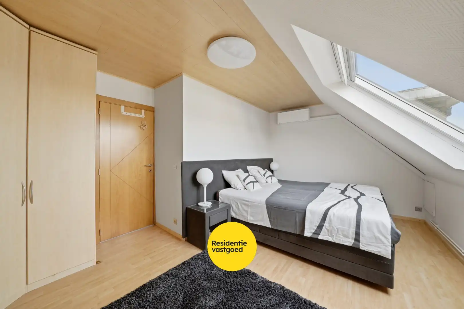 Instapklare bel-étagewoning met dubbele garage te Stene foto 17