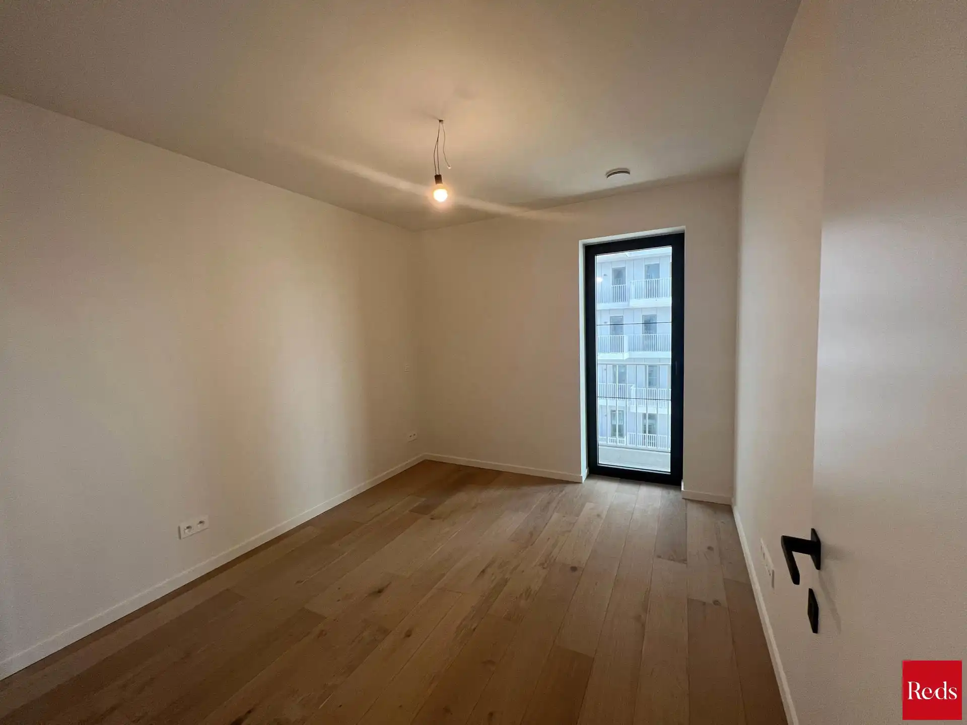 2-slaapkamer appartement met ruim terras en parking foto 5