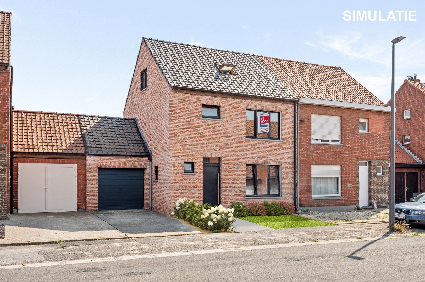 VERDER AF TE WERKEN WONING MET 5 SLPKS EN 2 BADKAMER IN EEN RUSTIGE WIJK foto {{pictureIndex}}