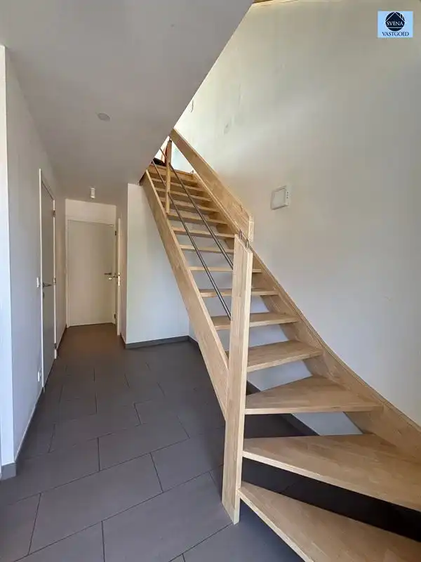 ENERGIEZUINIGE INSTAPKLARE WONING MET 2 SLAAPKAMERS, GARAGE EN TUIN foto 2