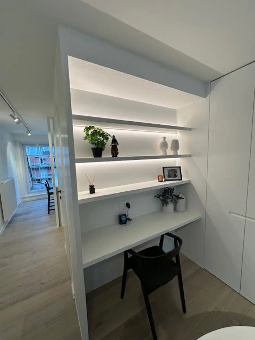 Stijlvol gerenoveerd appartement op een zucht van de zee! foto 4
