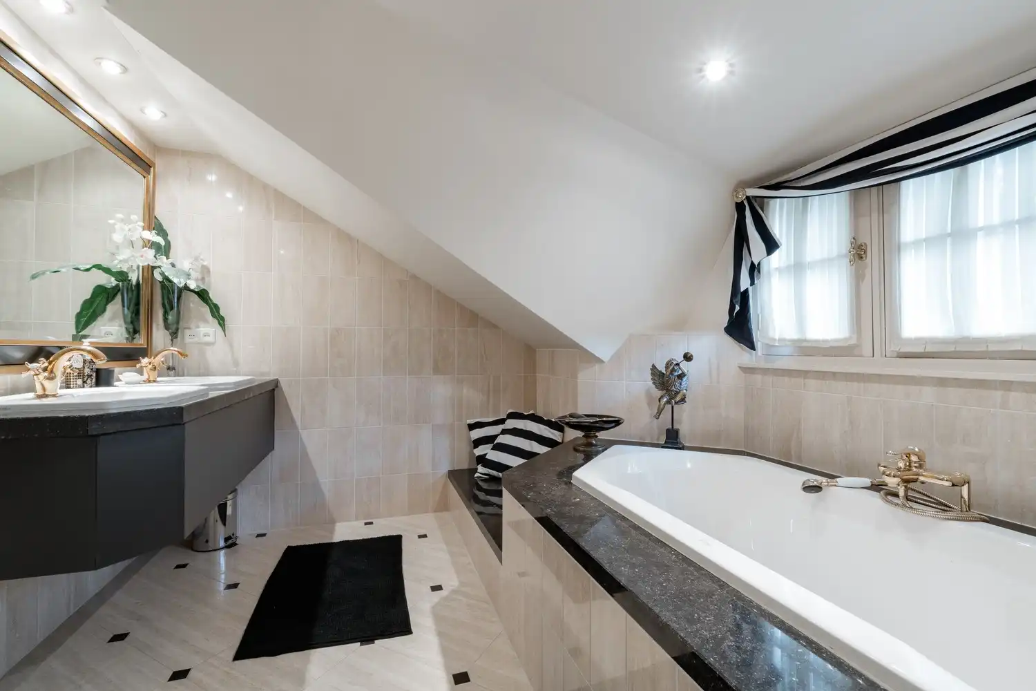 Prachtige villa op een uitzonderlijk domein van 20600m² foto 41