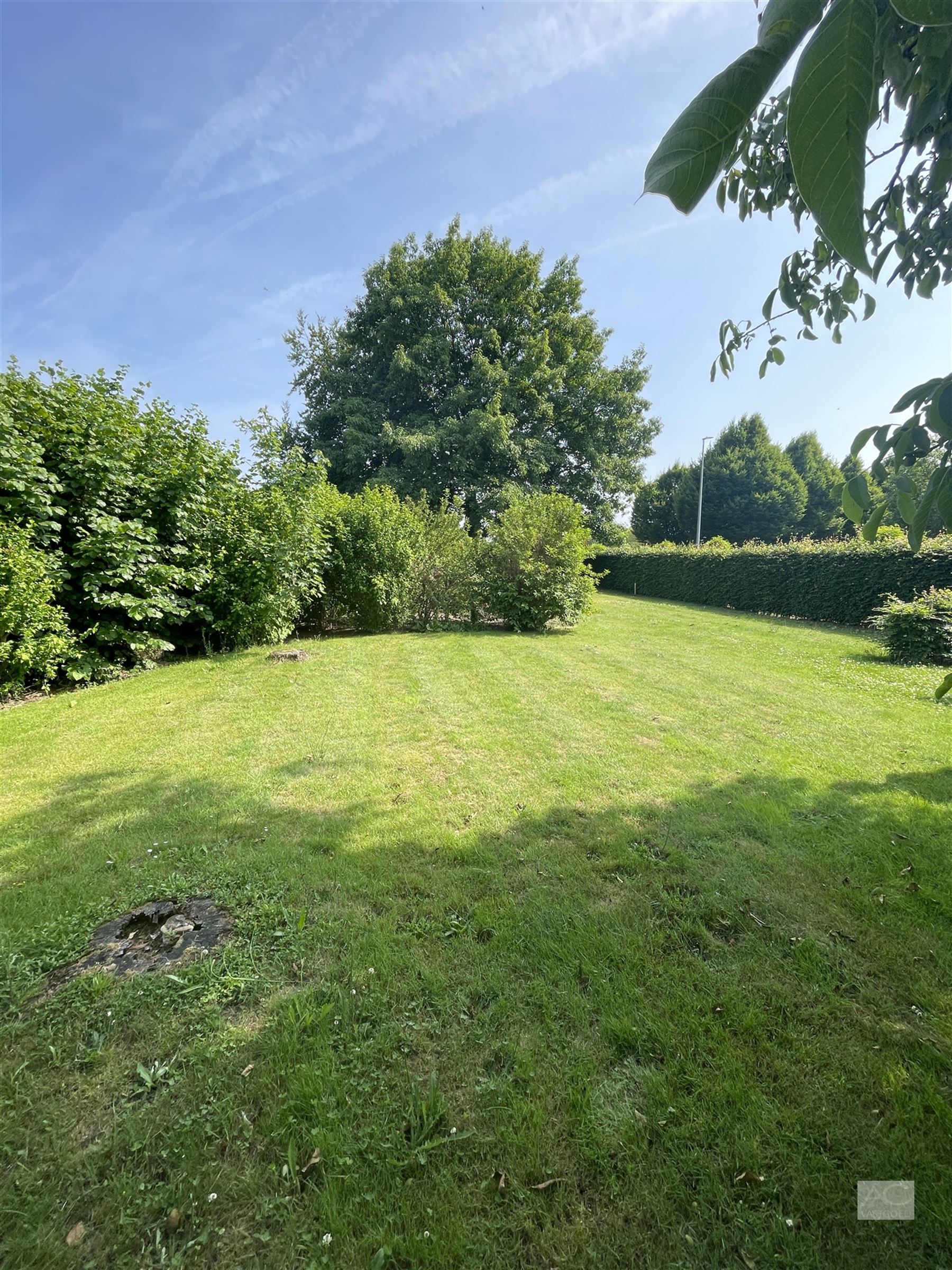 Bouwgrond op toplocatie voor open bebouwing foto {{pictureIndex}}