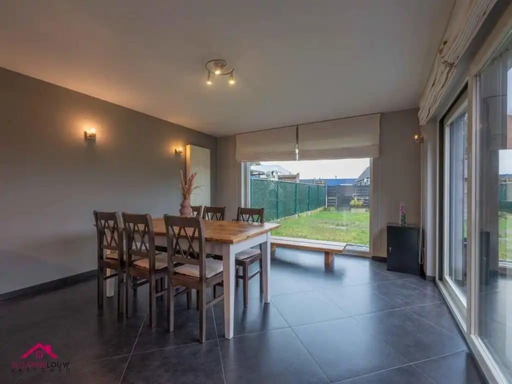 Instapklare gezinswoning met tuin foto 17