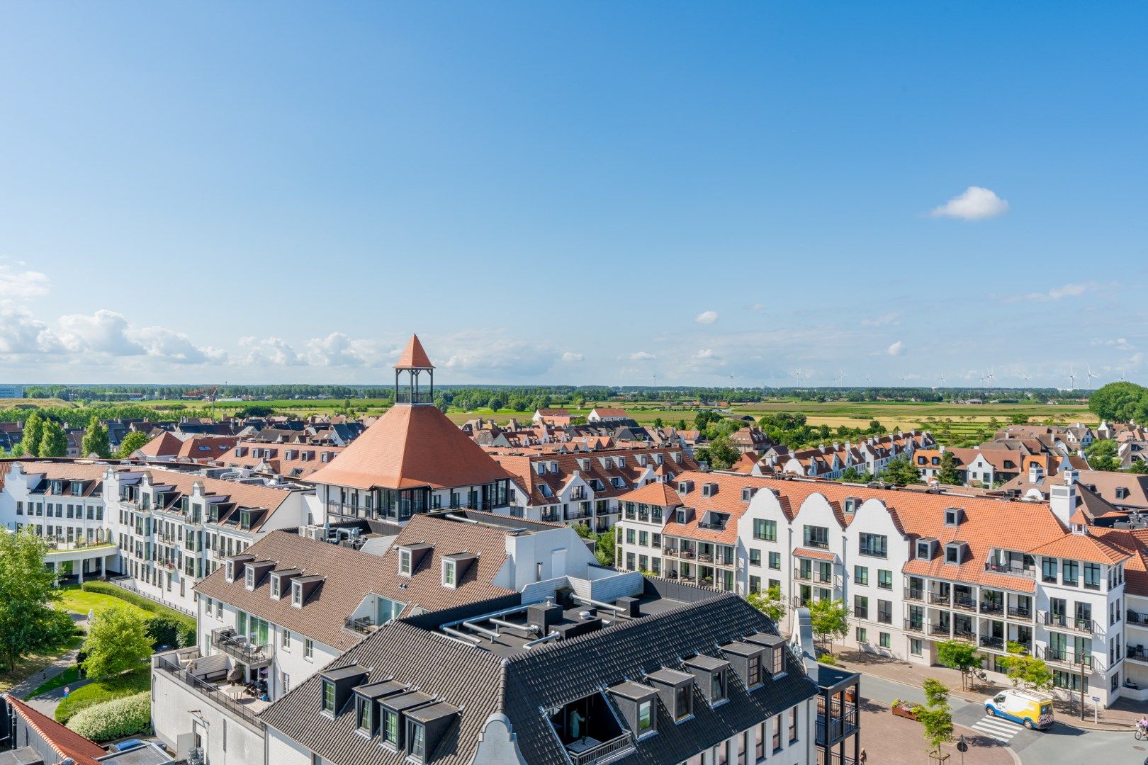 Heel leuk & luxueus afgewerkt appartement met open verzichten vanop het zuid gericht terras. foto 3
