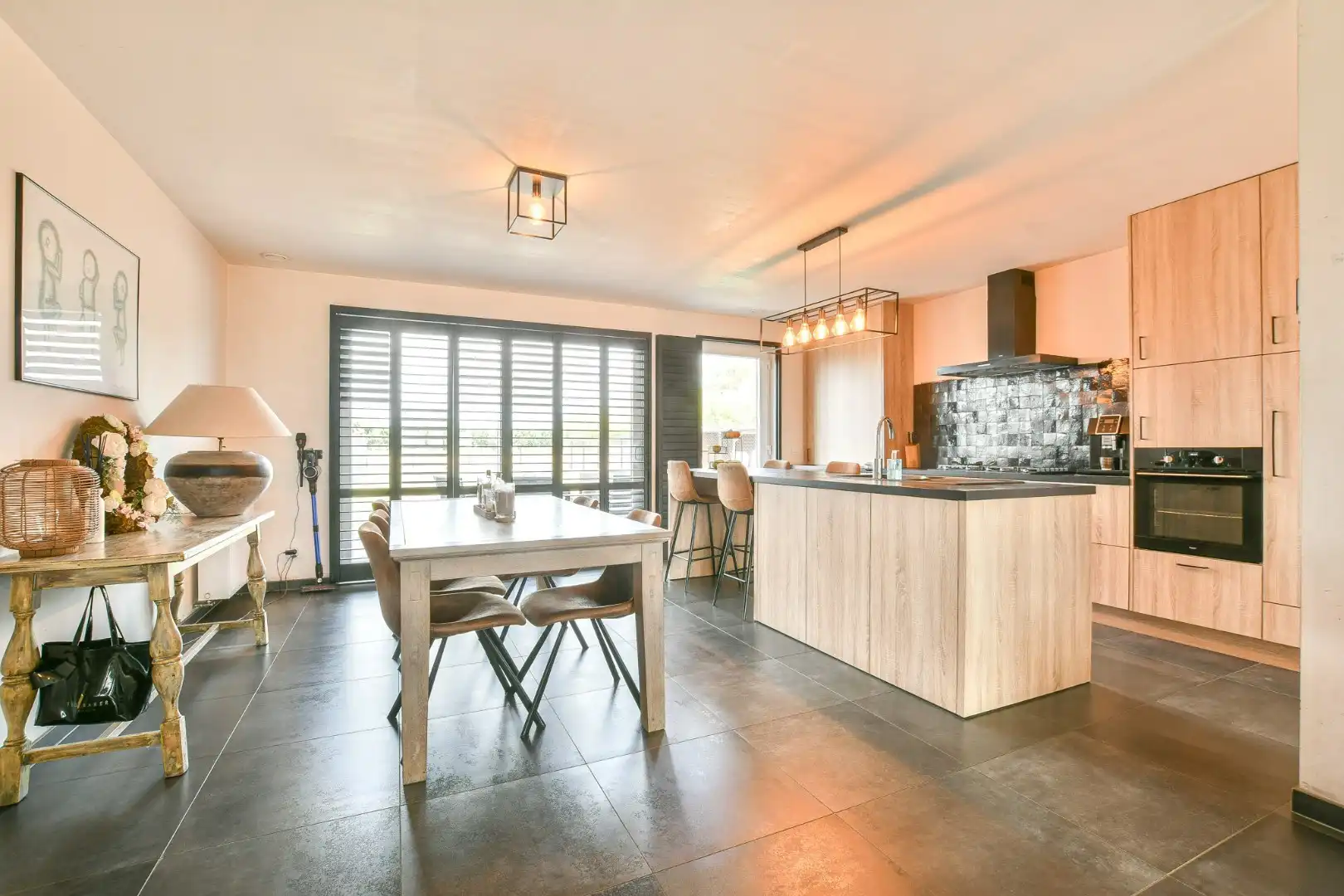 Moderne en energiezuinige halfopen bebouwing (2020) met 4 slaapkamers in Vosseslag, De Haan foto 7