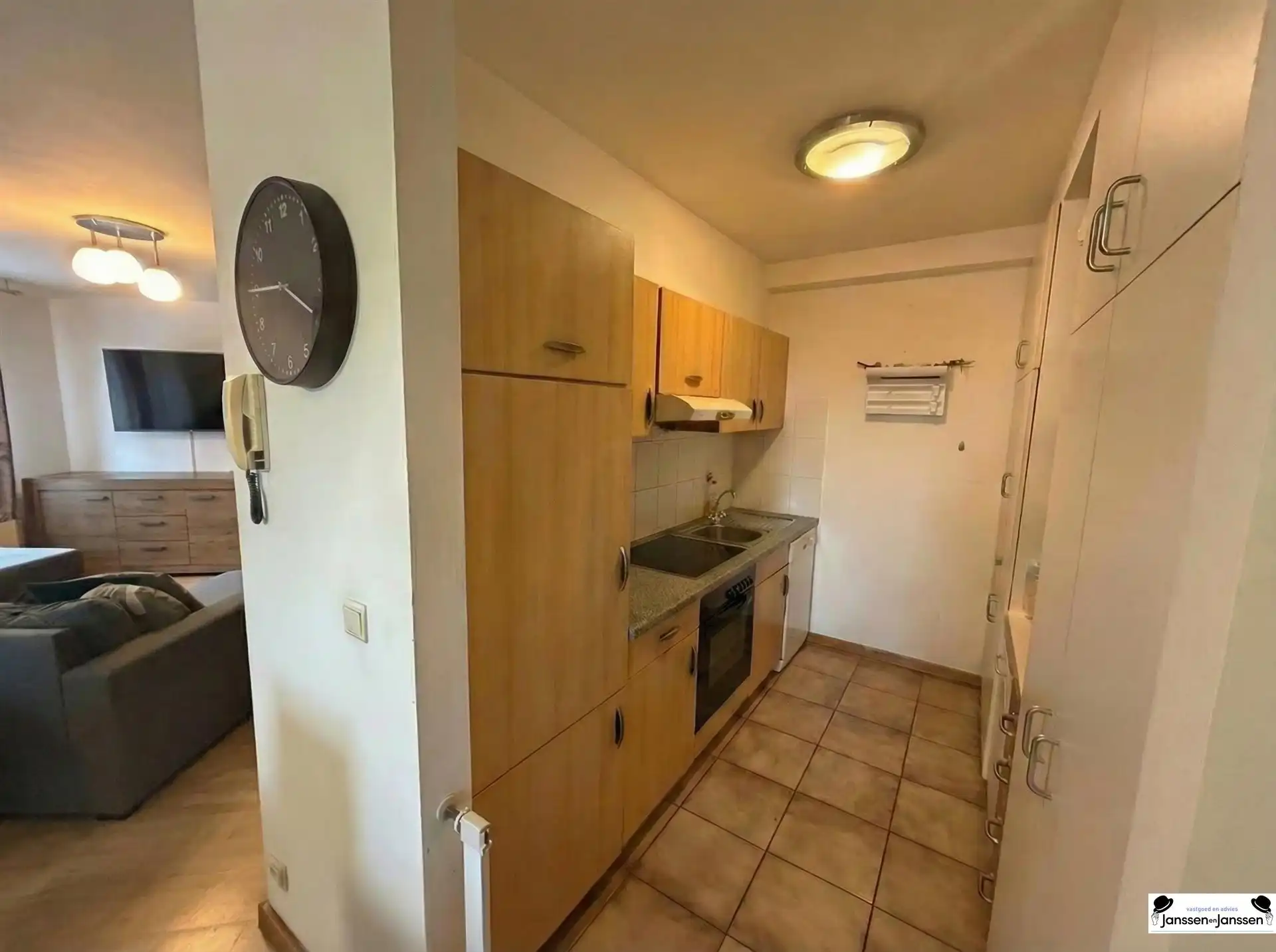 Centraal gelegen appartement met 2 slaapkamer  foto 9