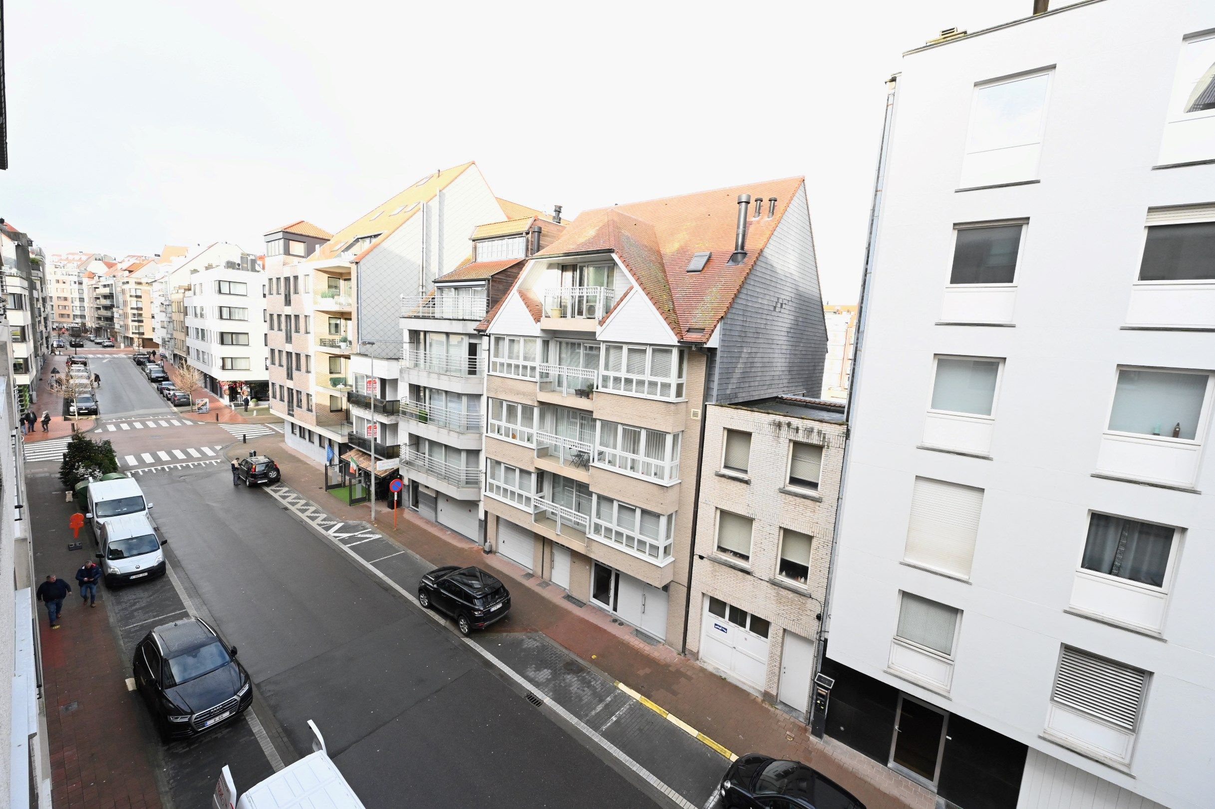 GEMEUBELD  - Modern gerenoveerd 1 slaapkamer appartement gelegen in de centrum van Knokke.  foto 15