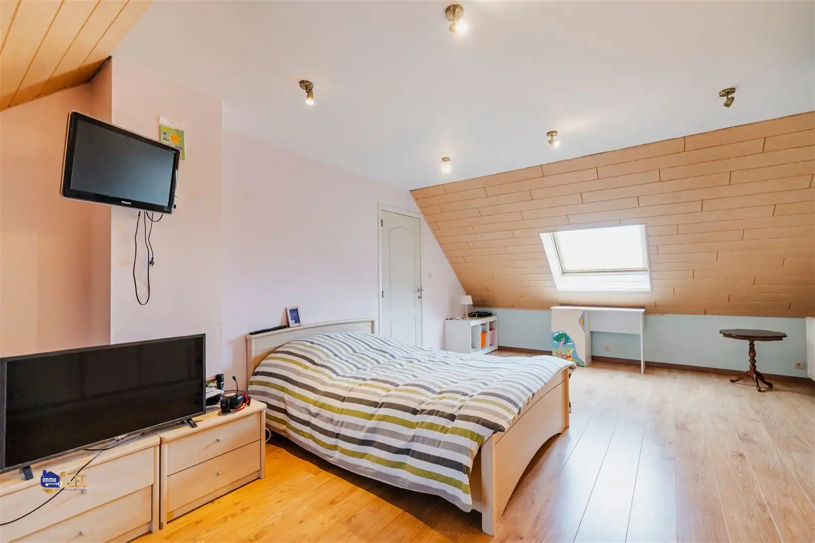 Landelijk villa met veel mogelijkheden in Zepperen foto 15