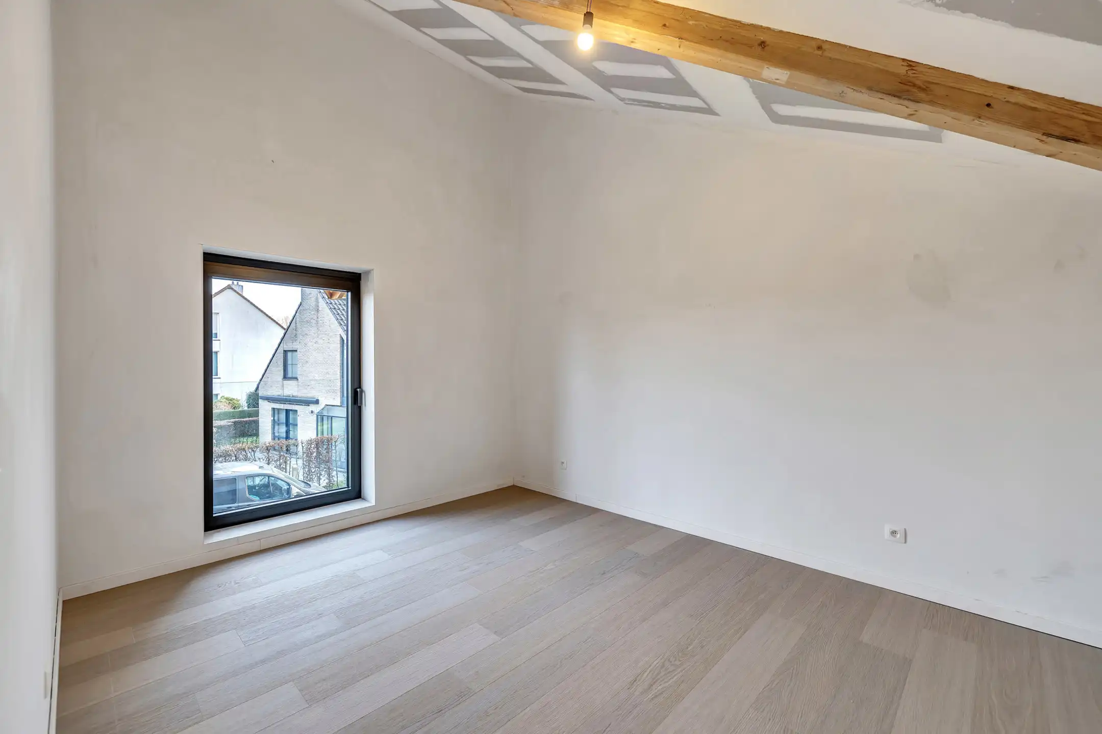 Prachtige half open nieuwbouwwoning in uniek woonerf foto 17