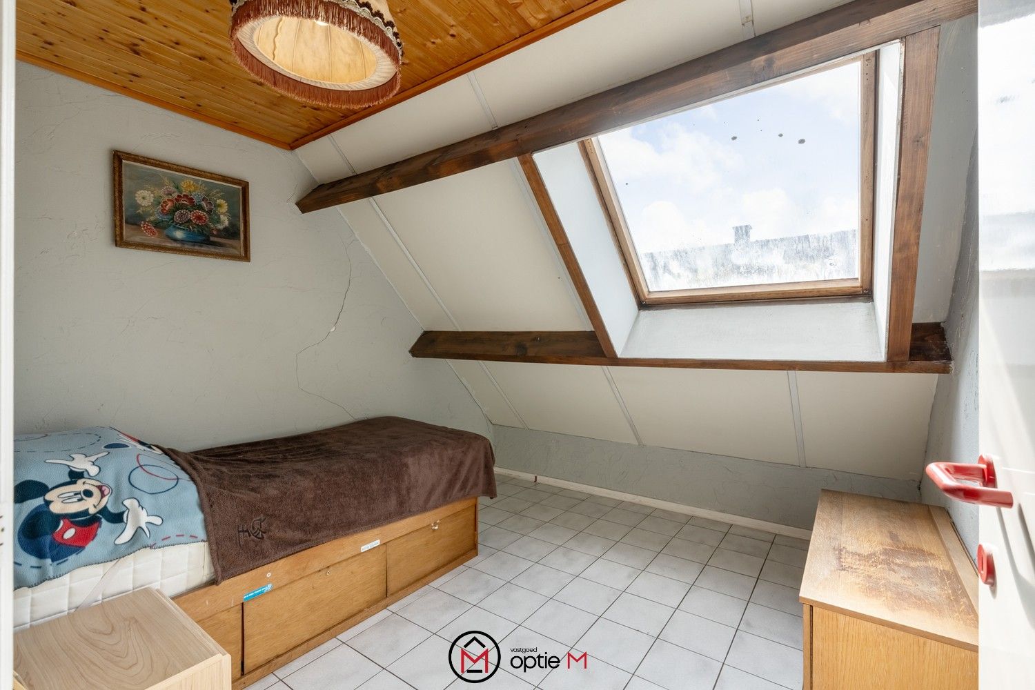 Rustig gelegen gezinswoning met 4 slaapkamers en ruime tuin foto 19